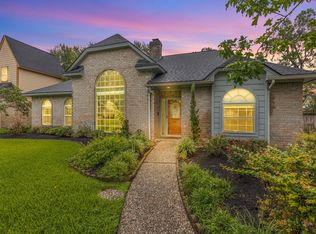 5622 Woodland Creek Dr, Kingwood, TX 77345