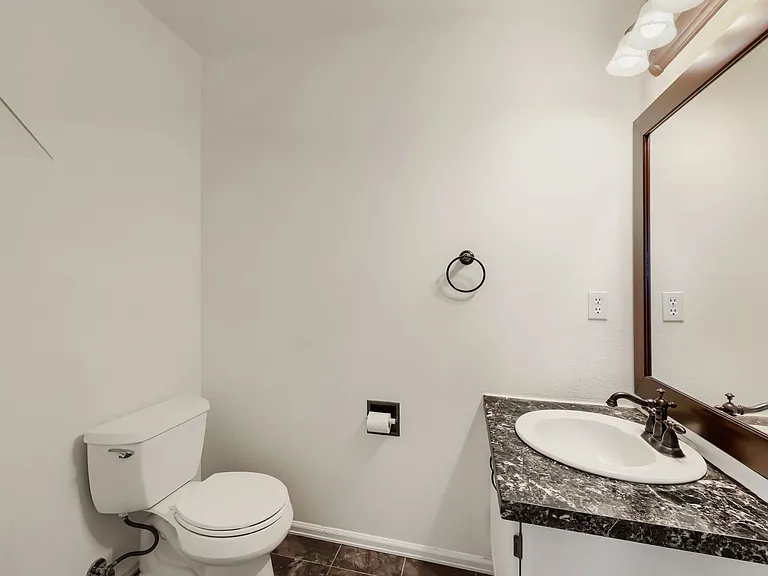 5389 E Manchester Dr — Photo 16