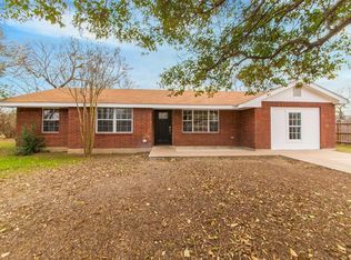 921 Apple St, Fredericksburg, TX 78624