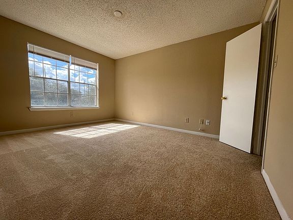 3rd image of 5501 Rosebriar Way APT B209