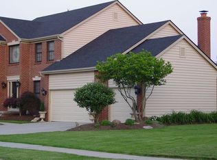 4463 Ashview St, Hilliard, OH 43026