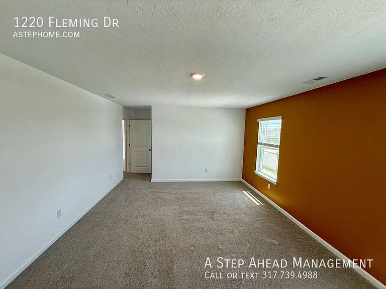 1220 Fleming Dr — Photo 12