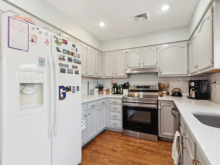 126 Wood St — Photo 12
