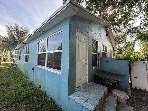 5th image of 688 SW 7th Ter