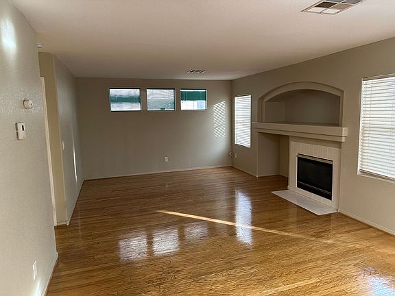3rd image of 8065 Dinsmore Dr