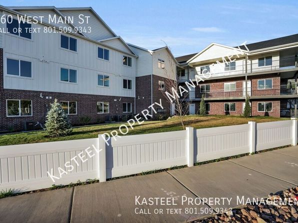 460 W Main St