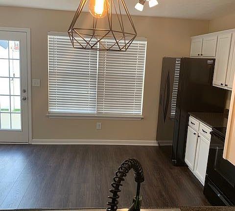 4th image of 3722 Iron Horse Ct