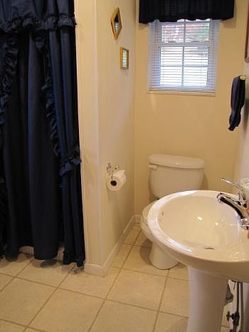 Full Bathroom #1