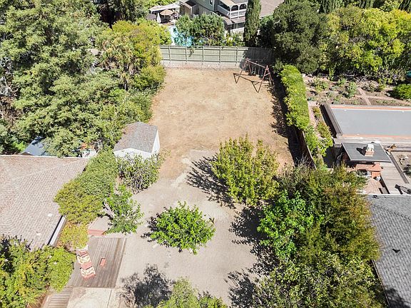 4th image of 5 Cedar Ct