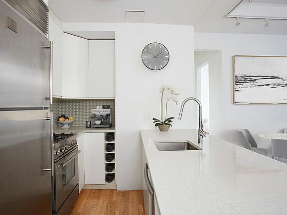 4th image of 55 Liberty St APT 24D