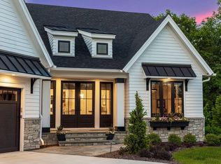 7051 Highland Ct, Eden Prairie, MN 55346