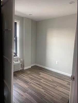 3rd image of 1701 Parkview Ave APT 2D