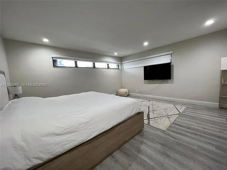 Bonnie Brae Way — Photo 13
