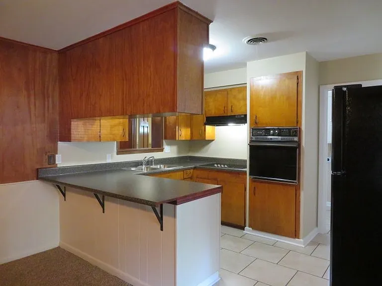 6900 Cloverdale Dr — Photo 5