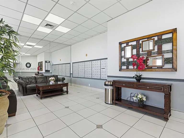 1817 S Ocean Dr #Penthouse 18 — Photo 4