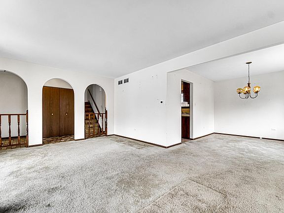 4th image of 8024 Sawgrass Ct