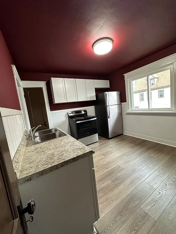 2 bed, 1.0 bath, 1050 sqft, $1,500 — Photo 1