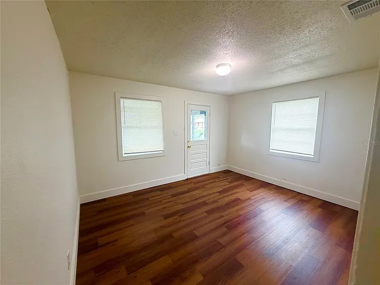 1502 W Grace St — Photo 10