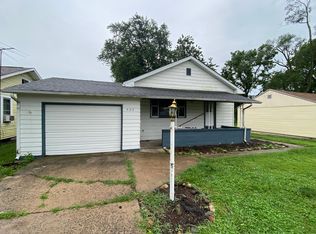 202 W 3rd St, Tilton, IL 61833