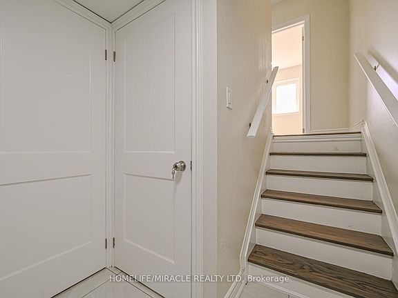 5th image of 6466 Finch Ave W #125
