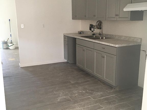 2nd image of 804 Wisteria Dr