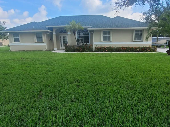 2706 SE Eagle Dr, Port Saint Lucie, FL 34984