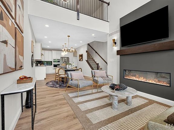 3rd image of 110 Cottle Creek Way