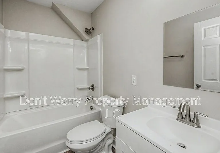 615 Dumaine St — Photo 7