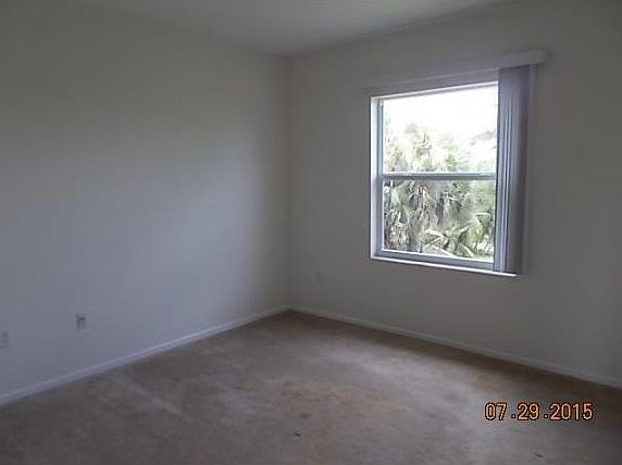 5th image of 604 NW 170th Ter