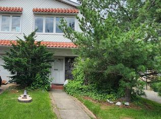 31 Fieldstone Rd, Staten Island, NY 10314