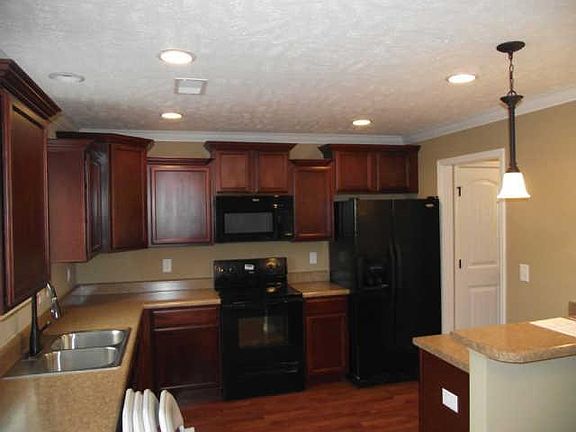 3rd image of 71 Fox Xing Lot 71