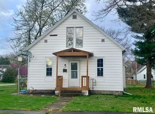 120 N Harrison St, Girard, IL