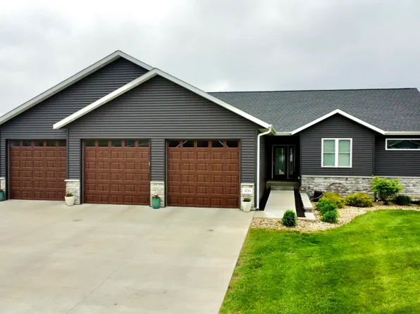 406 5th St SE, State Center, IA 50247