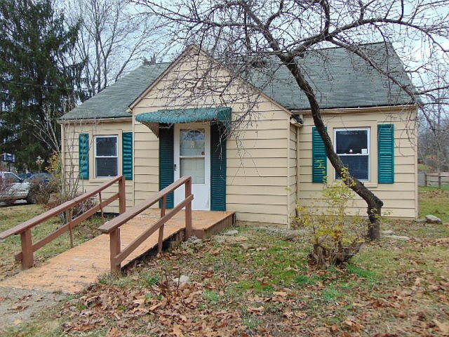 1st image of 104 Thurmond St