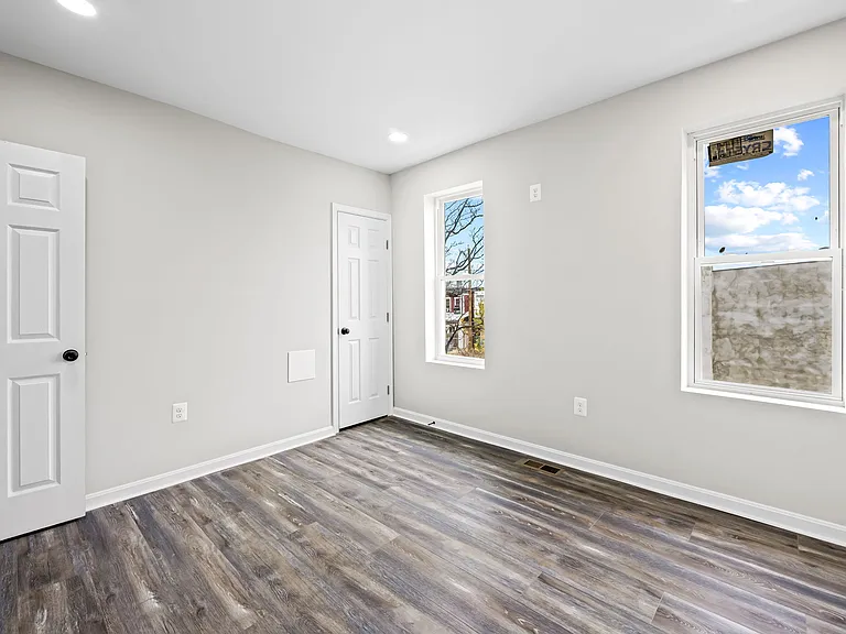1918 E Lafayette Ave — Photo 11