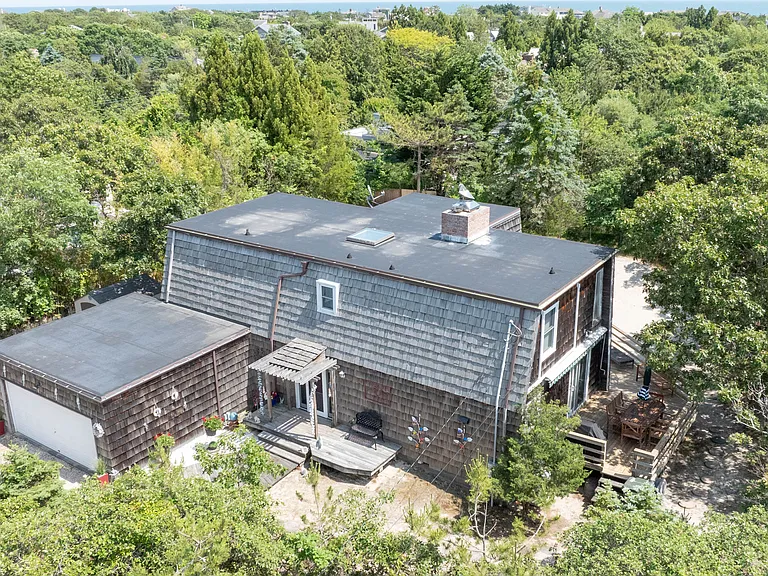 54 Cliff Rd — Photo 1