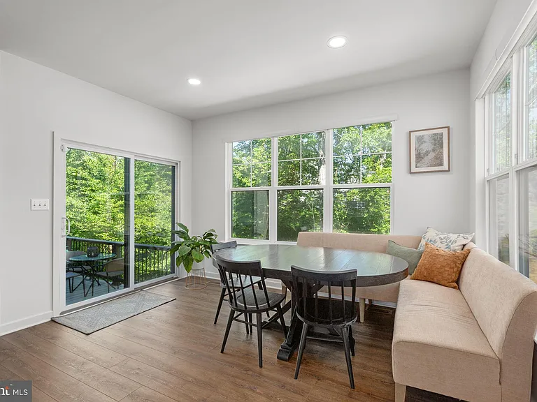 15 Grove Ln — Photo 17