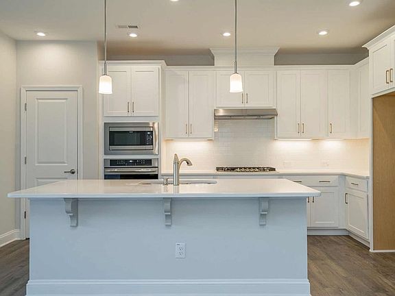 The Holmes - Kitchen