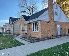 5th image of 1682 Temple Ave