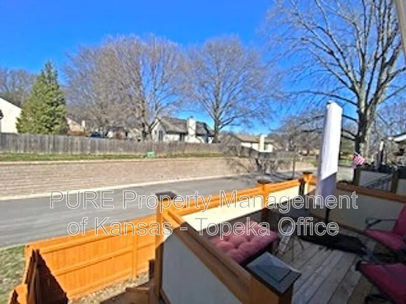 3 bed, 2.5 bath, 1280 sqft, $1,750 — Photo 4