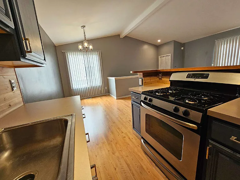 44621 Georgia Ct — Photo 9