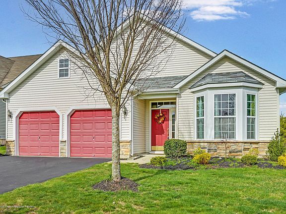 2nd image of 218 Enclave Blvd