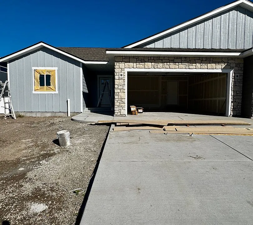503 Jeanine Dr