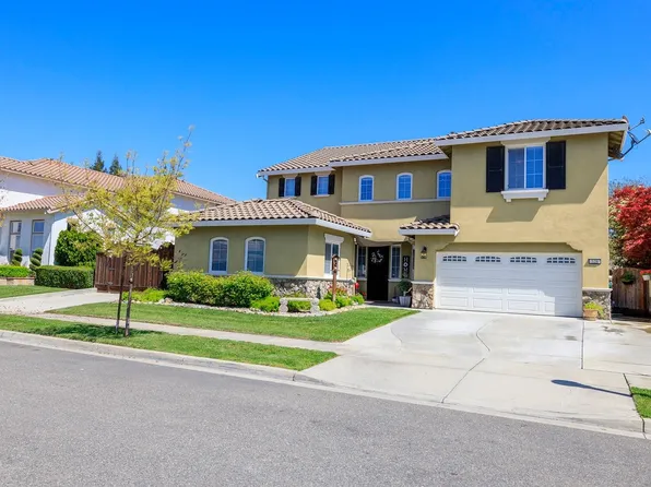 529 Hampton Ct, Oakdale, CA 95361