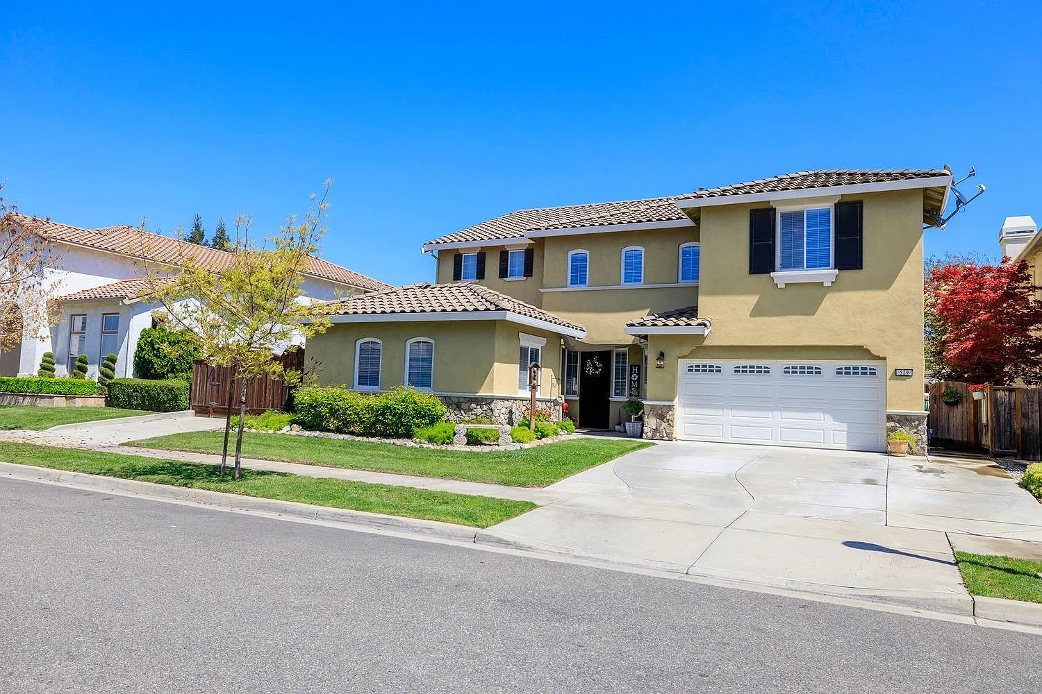 529 Hampton Ct photo 1