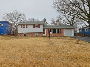 542 Gamble Dr, Lisle, IL