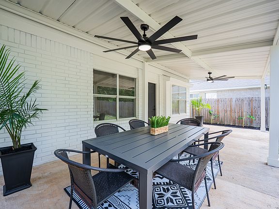 5th image of 9251 ENCINO VLG