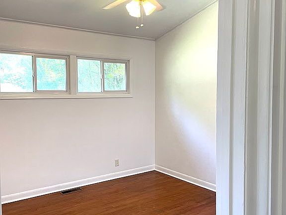 4th image of 210 East Ave