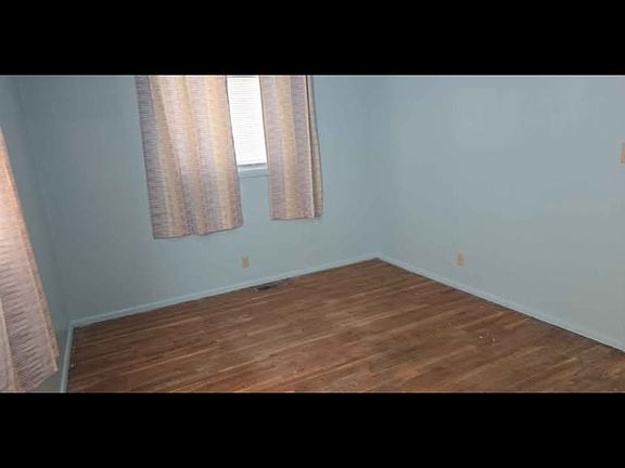 4th image of 1239 Willard Ave