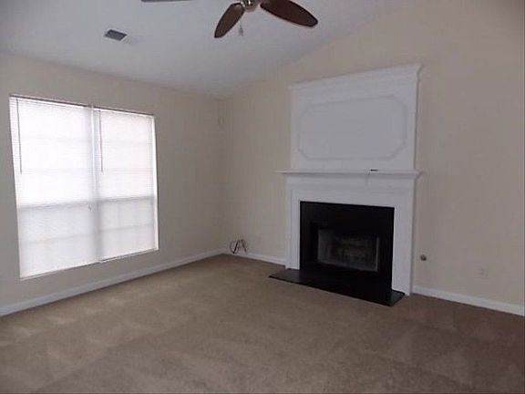2nd image of 4506 Thornwood Cres